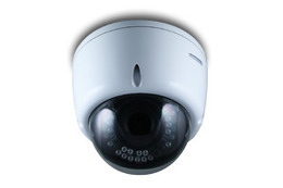 「CG-NCPVD032A」はIK10相当の耐衝撃性とIP67相当の防水・防塵性能で屋外設置に対応。リモート操作により広範囲映像とアップの映像を切り替えることができる（画像は公式Webサイトより）