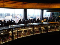 ZEROFOX社が開催したBOND at SKYFALLパーティーは眺めのいいホテルの最上階のバーで開催された