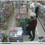 桶川市内で発生したコンビニ強盗事件の防犯カメラ映像を公開(埼玉県警)