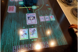 アナログカードゲームの「League of Hackers」のデジタル版プロトタイプも展示されていた