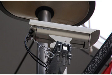 市内の全小学校と駅周辺に250台の防犯カメラを新設(枚方市) 画像