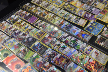 人気米Youtuberが約4億円で購入した「ポケモンカード」、包装に改ざん跡 画像