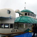 表彰式は猪苗代湖の観光船かめ丸の船上で行われた