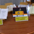 「ソフトパワー」で知られるジョゼフ・ナイ氏が来校した際のサイン本が図書館の中に展示されていました