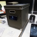 MAMORIOタグとスマートフォンだけで、簡易金庫・物品管理システムを実現する「MAMORIO BOX」の参考展示（撮影：防犯システム取材班）