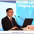 2015年に中国・烏鎮で開催された第2回世界インターネット会議で「デジタルシルクロード」構想について語るWU Shizhong氏