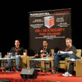iOSのjailbreakで有名なPOD2G氏などのDream Teamによるパネルディスカッションが催された。途中、会場にいたエフ・セキュアのミッコ・ヒッポネン氏から、jailbreakしたiOSのセキュリティについての質問などがあった。（上野 宣）