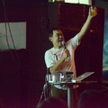 AVTOKYO 2012の開催を告げるAVTOKYO主催者のtessy氏。キャッチフレーズは今年もno drink,no hack.