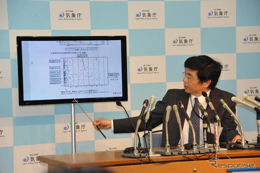 地震について会見する永井章地震津波監視課長（20日・気象庁）