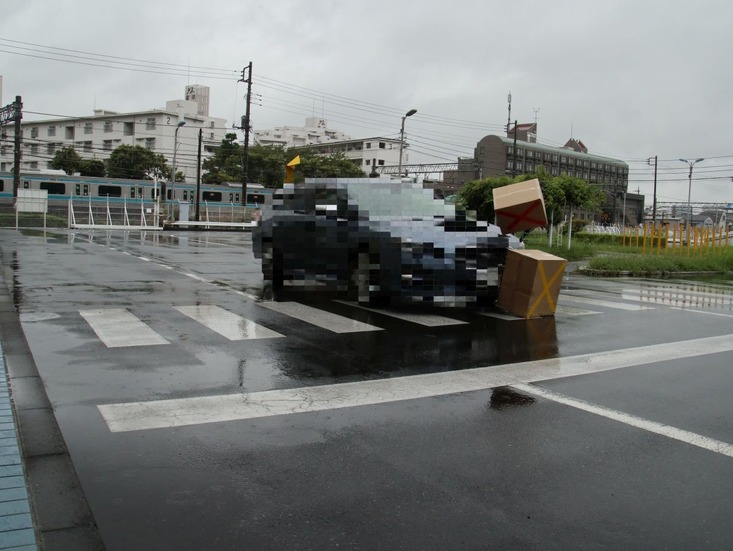 自動ブレーキ制御への介入実験、段ボールに衝突した