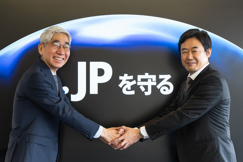 NEC 取締役 代表執行役社長 兼 CEO 森田 隆之氏（左）とKDDI 代表取締役社長 CEO 松田 浩路氏（右）