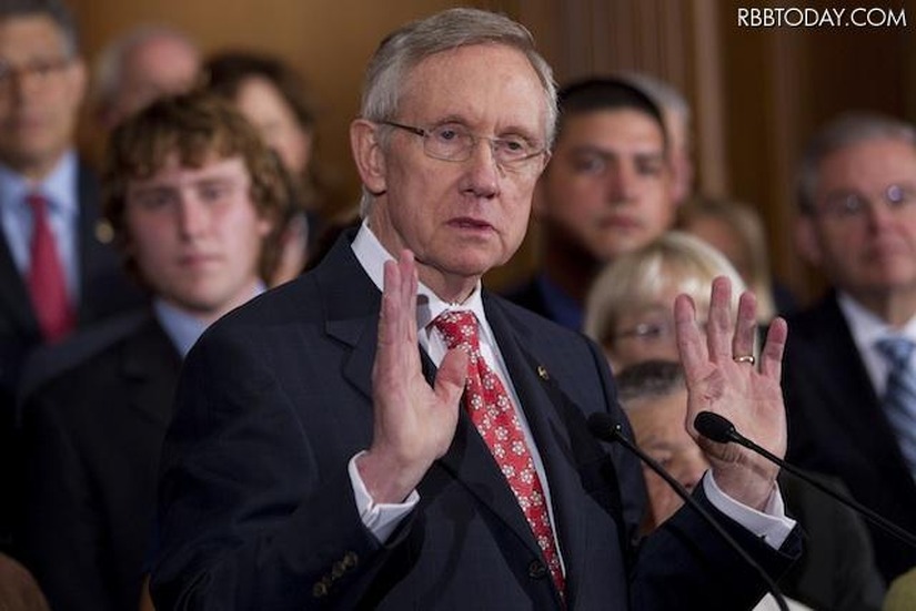 上院のハリー・リード議員。