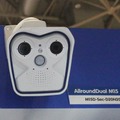 ロボット兵士の顔のような印象を持つ「AllroundDual Camera M15」