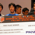 HITB2012 CTFに優勝した日本人チームのsutegoma2のメンバーたち。去年に引き続いての二連覇を達成し、優勝賞金のUSD3133.70を手に入れた。（上野 宣）