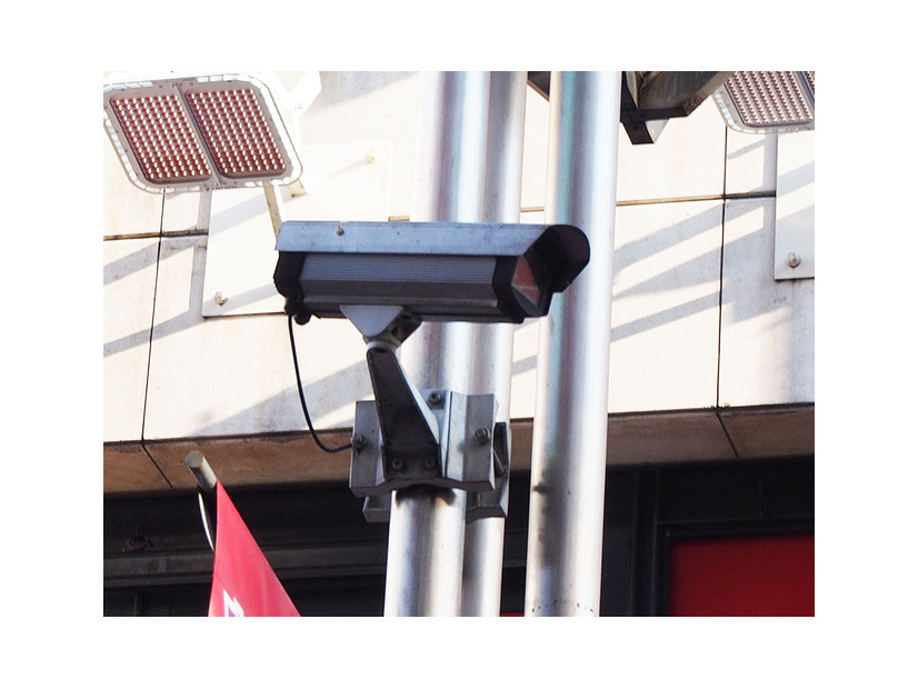 繁華街の防犯カメラは年々増加。全国各地で導入されているが撮影画像の管理はさまざまなパターンがある（写真はイメージです）。