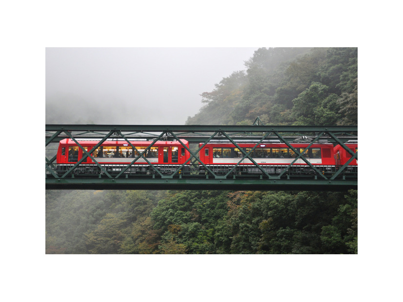 箱根登山鉄道の鉄道線やケーブルカー、箱根海賊船などは平常通り運行している。写真は箱根登山鉄道の鉄道線。