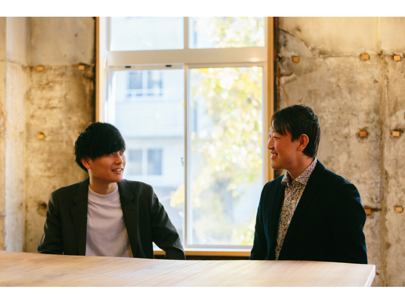 株式会社Flatt Security 代表取締役CEO 井手 康貴（左）、同社外取締役 上野宣（右）