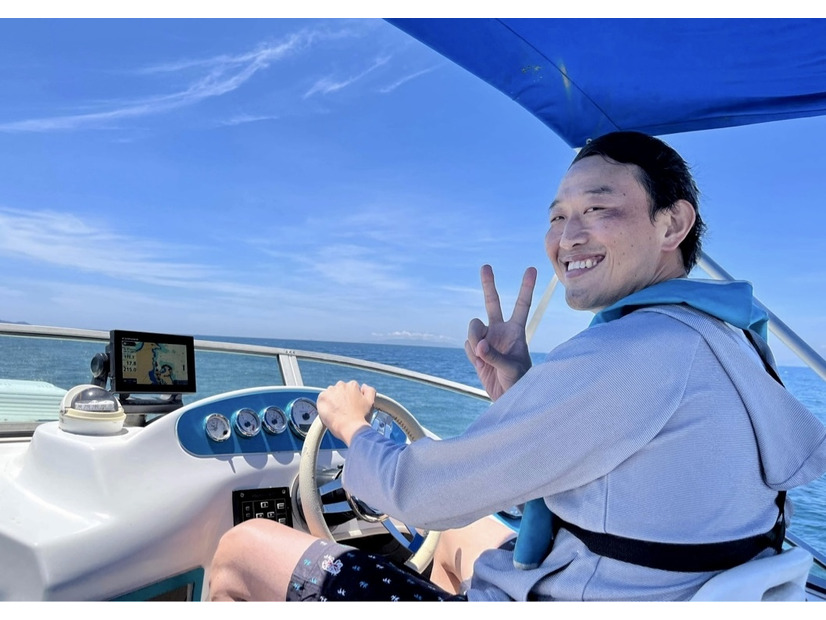 友人のクルーザーで房総半島をクルージングする編集長