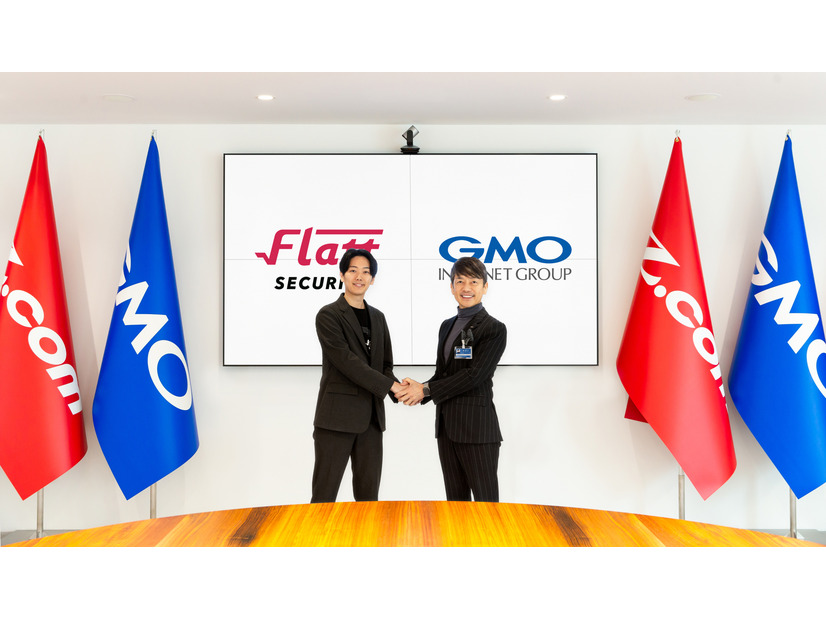 （左）株式会社Flatt Security代表取締役 井手康貴氏 / （右）GMOインターネットグループ株式会社 代表取締役グループ代表 会長兼社長執行役員・CEO 熊谷正寿氏