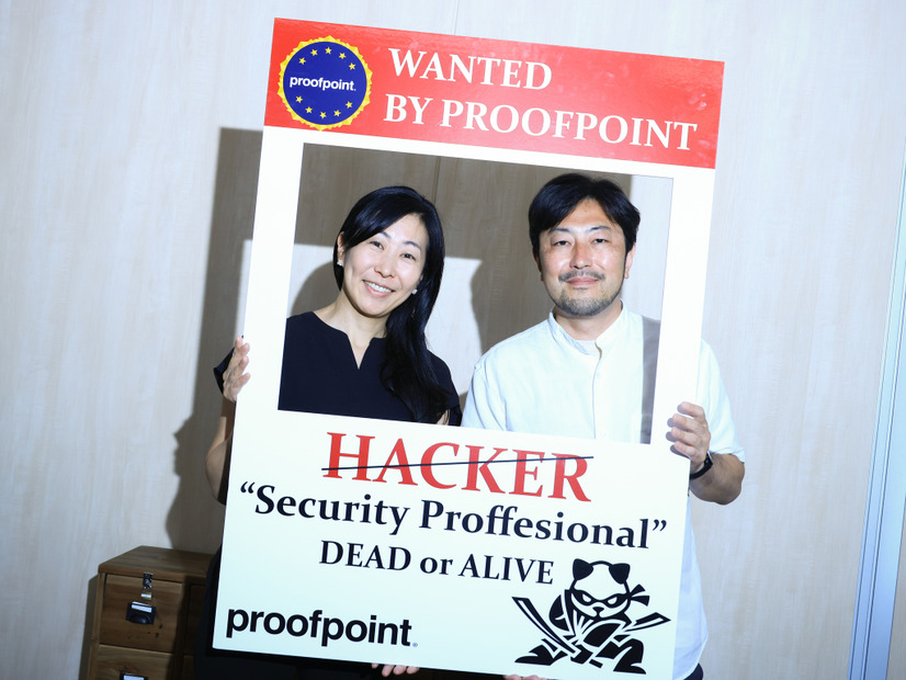 日本プルーフポイント株式会社 チーフエバンジェリスト 増田 幸美 氏（左）、シニアセールスエンジニア 木下 順一 氏（右）