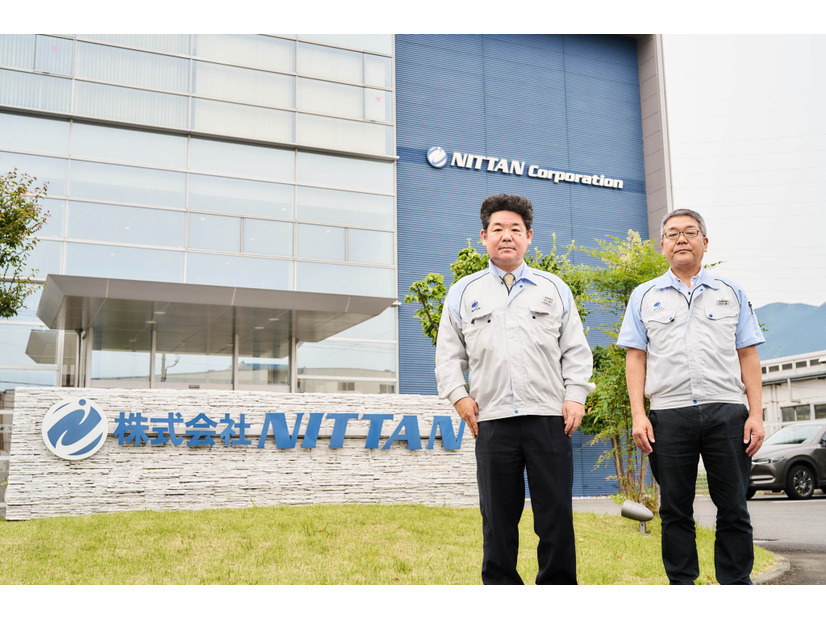 株式会社NITTAN 執行役員経営企画部 部長 村山 誠治 氏（左）、情報システム部 部長 谷口 暢 氏