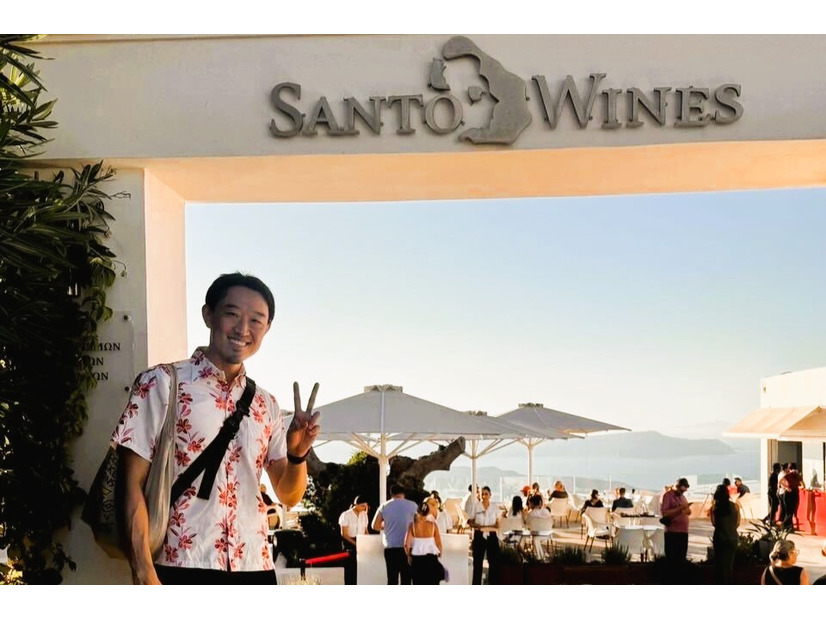 ScanNetSecurity編集長 上野 宣（ギリシャ サントリーニ島のワイナリーにて）