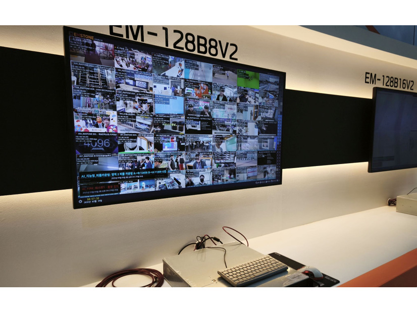 会場カメラの画像を自由に切り替えることができるデモ