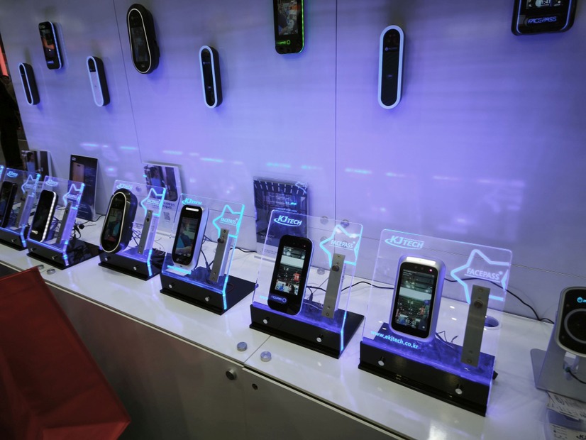 識別率は顔認証より高いという静脈パターン認証。