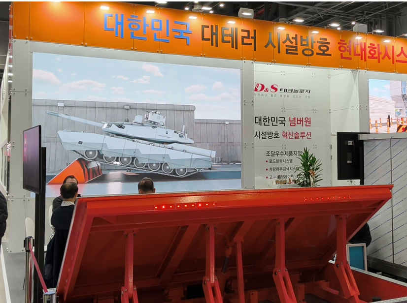 昨年取材した戦車バリケードも健在