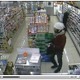 桶川市内で発生したコンビニ強盗事件の防犯カメラ映像を公開(埼玉県警) 画像